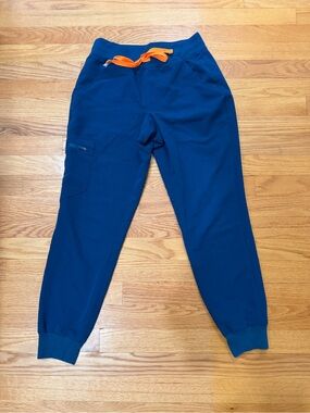 FIGS Zamora jogger
